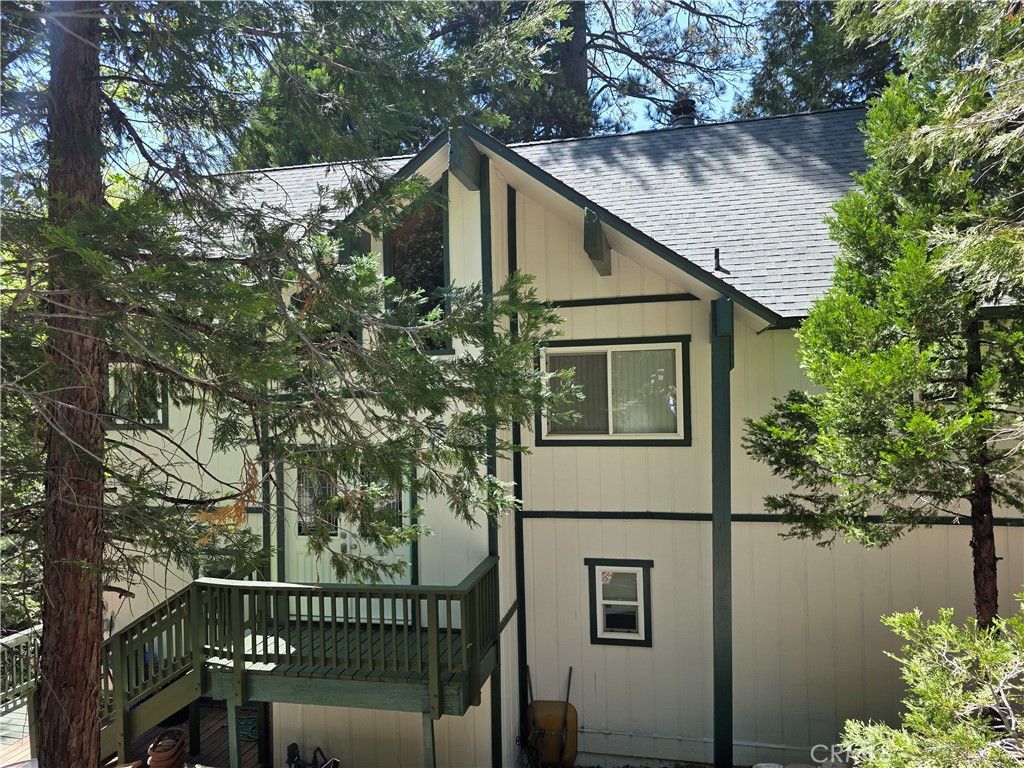 582 Grass Valley Court, Lake Arrowhead, CA 92352
