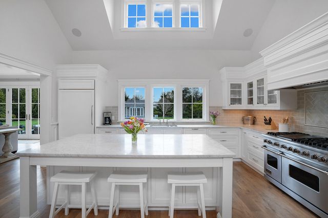 2 Noras Lane, Edgartown, MA 02539