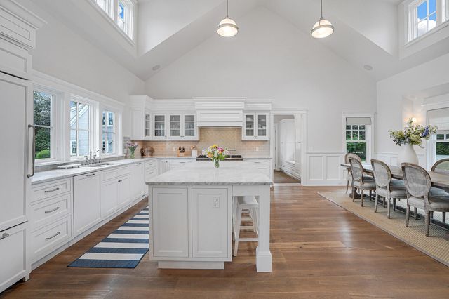 2 Noras Lane, Edgartown, MA 02539