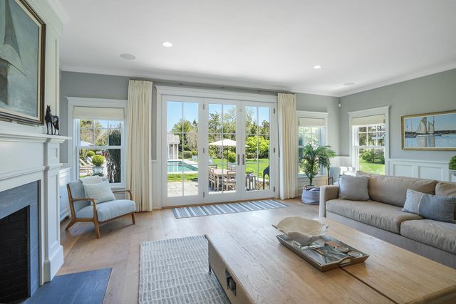 2 Noras Lane, Edgartown, MA 02539