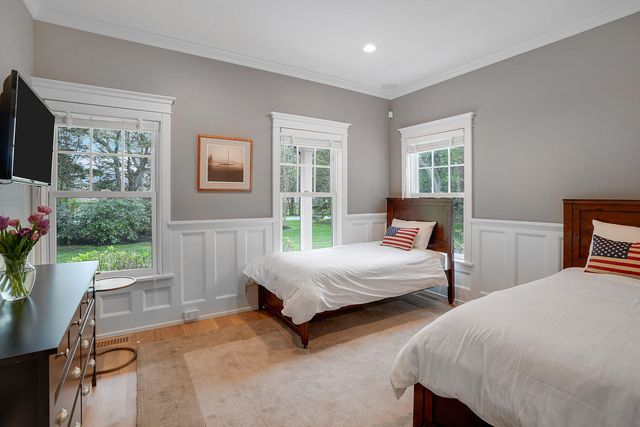2 Noras Lane, Edgartown, MA 02539