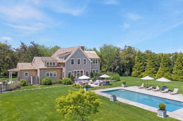 2 Noras Lane, Edgartown, MA 02539