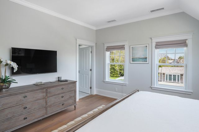 2 Noras Lane, Edgartown, MA 02539