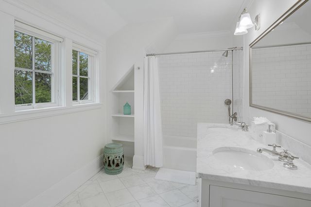 2 Noras Lane, Edgartown, MA 02539