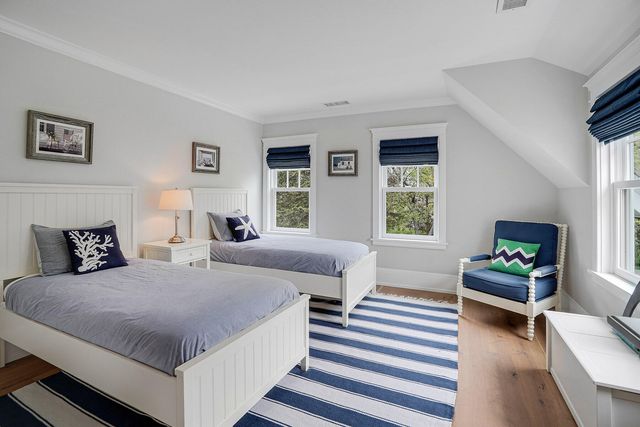 2 Noras Lane, Edgartown, MA 02539