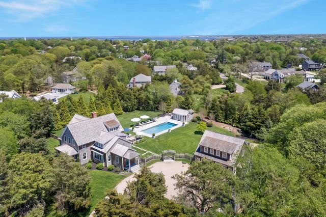 2 Noras Lane, Edgartown, MA 02539