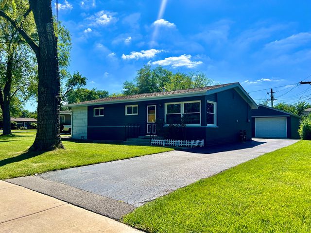 128 E Normandy Drive, Addison, IL 60101