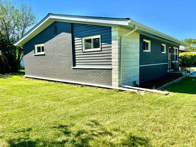128 E Normandy Drive, Addison, IL 60101