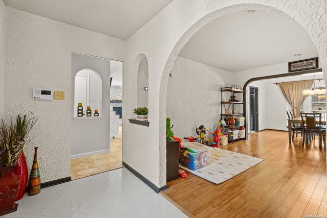 3055 Colony, San Antonio, TX 78230