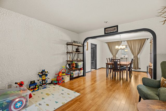 3055 Colony, San Antonio, TX 78230