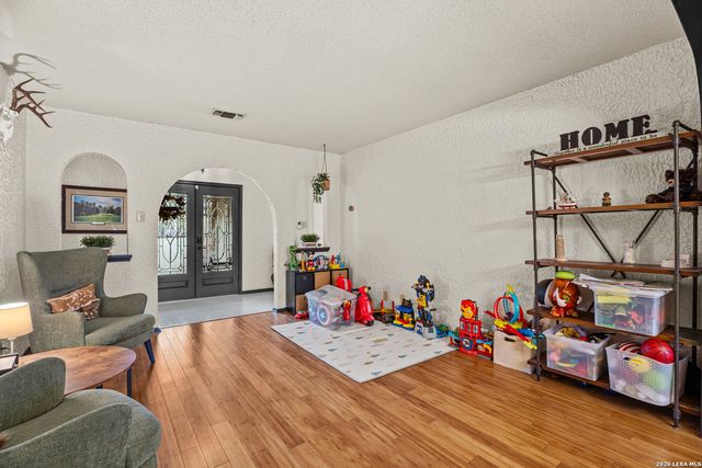 3055 Colony, San Antonio, TX 78230