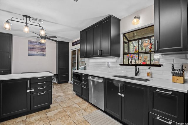 3055 Colony, San Antonio, TX 78230