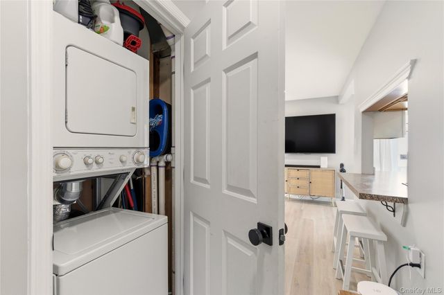 76 Alhambra Road, Massapequa, NY 11758