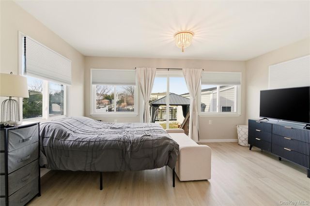 76 Alhambra Road, Massapequa, NY 11758