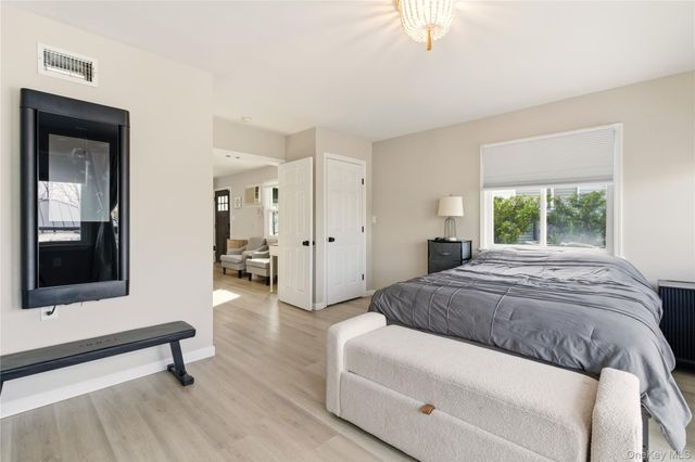 76 Alhambra Road, Massapequa, NY 11758