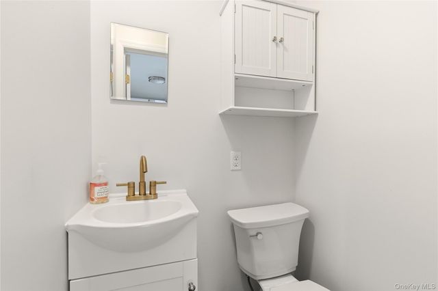 76 Alhambra Road, Massapequa, NY 11758