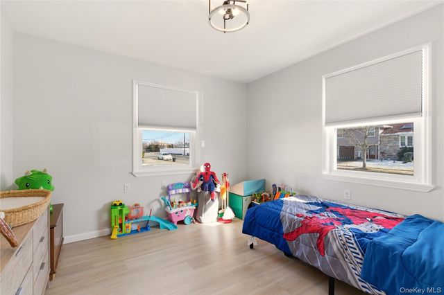 76 Alhambra Road, Massapequa, NY 11758