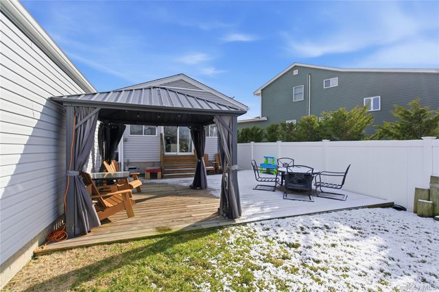 76 Alhambra Road, Massapequa, NY 11758