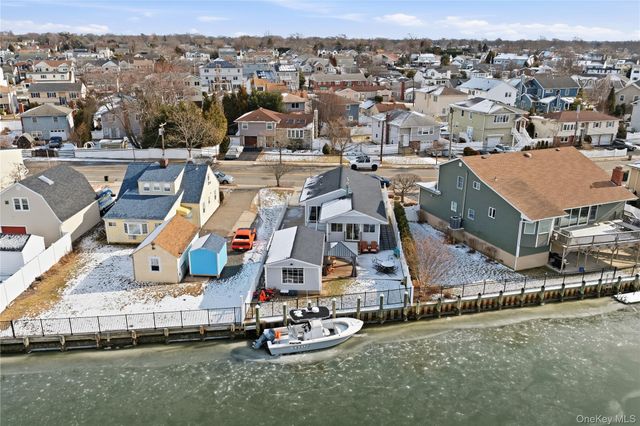 76 Alhambra Road, Massapequa, NY 11758