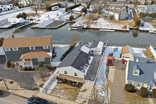 76 Alhambra Road, Massapequa, NY 11758