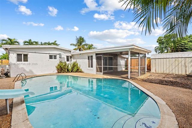 3711 SW 39th Avenue, West Park, FL 33023