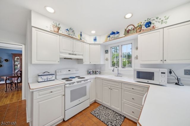 7 CANDLE LANE, East Brunswick Twp., NJ 08816