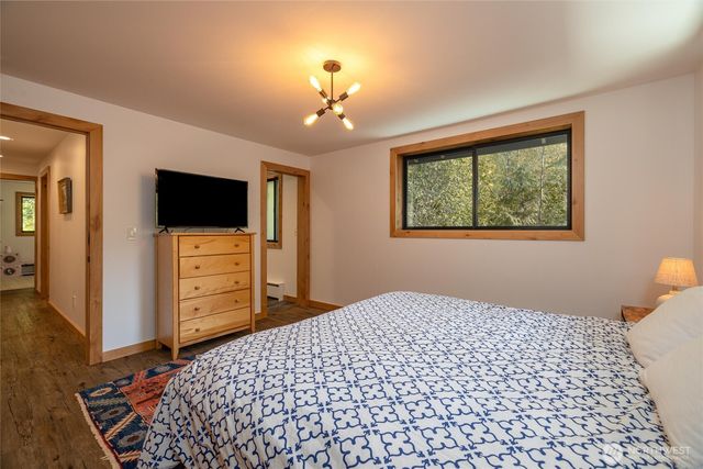 7577 Canyon View Drive, Glacier, WA 98244