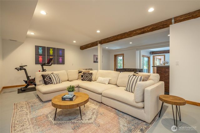 7577 Canyon View Drive, Glacier, WA 98244