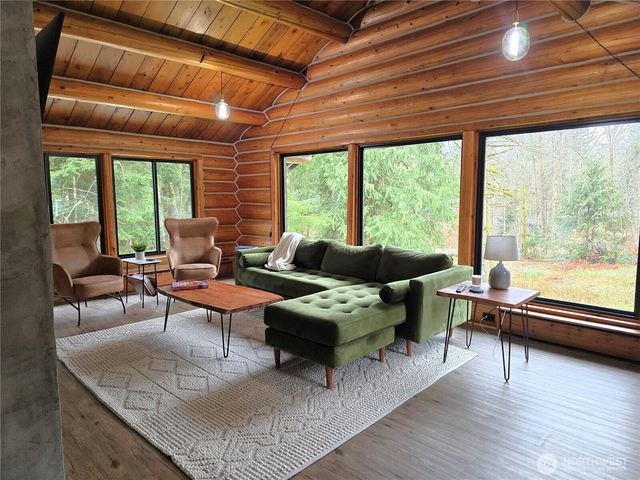 7577 Canyon View Drive, Glacier, WA 98244