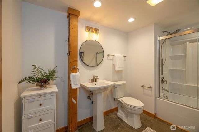 7577 Canyon View Drive, Glacier, WA 98244