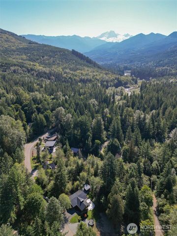 7577 Canyon View Drive, Glacier, WA 98244