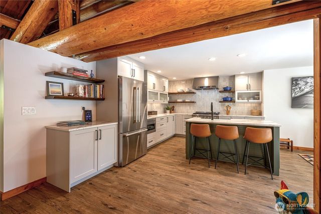 7577 Canyon View Drive, Glacier, WA 98244