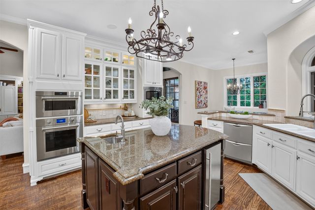 1012 Brae Court, Fort Worth, TX 76111