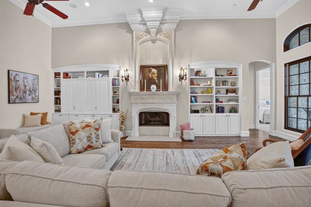 1012 Brae Court, Fort Worth, TX 76111