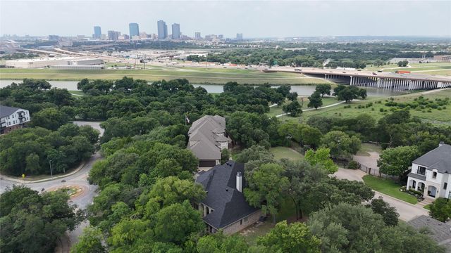 1012 Brae Court, Fort Worth, TX 76111