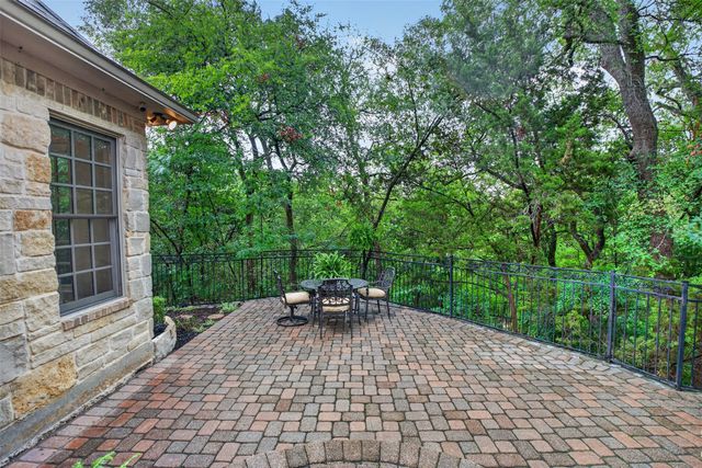 1012 Brae Court, Fort Worth, TX 76111