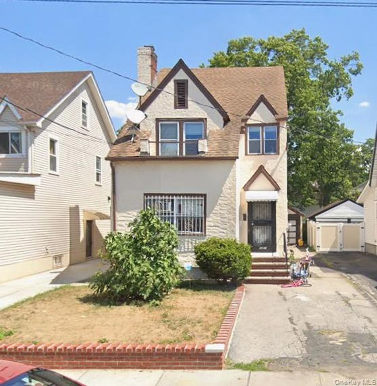 8515 151st Street 3rd fl, Jamaica, NY 11432