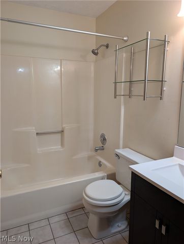3145 Lost Nation Road C, Willoughby, OH 44094