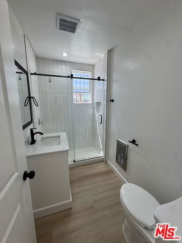 224 W 107th Street, Los Angeles, CA 90003