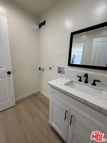 224 W 107th Street, Los Angeles, CA 90003