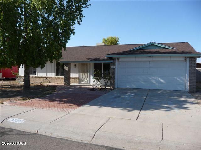 4932 W MICHELLE Drive, Glendale, AZ 85308