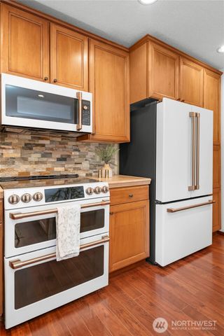 5542 Meadowood Lane NE, Olympia, WA 98506