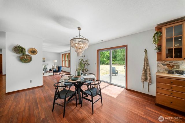 5542 Meadowood Lane NE, Olympia, WA 98506