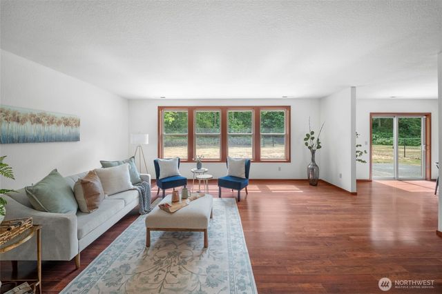 5542 Meadowood Lane NE, Olympia, WA 98506