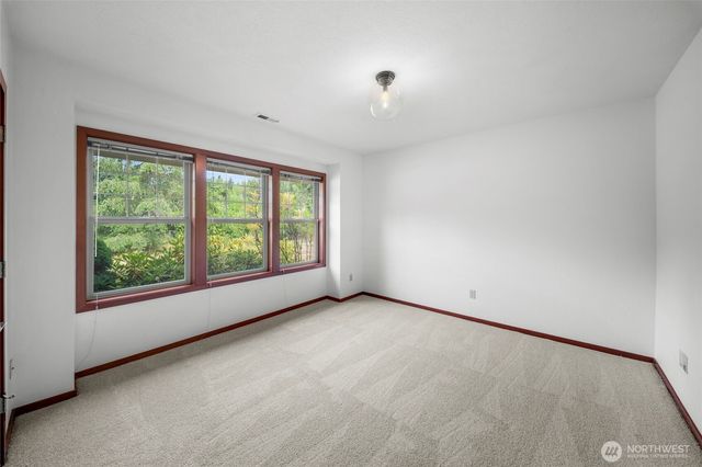 5542 Meadowood Lane NE, Olympia, WA 98506