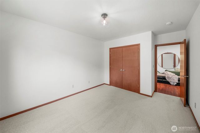 5542 Meadowood Lane NE, Olympia, WA 98506