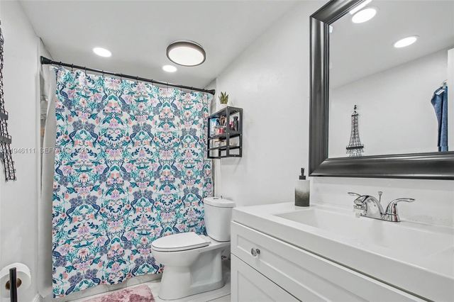 6831 W 14th Ct 403, Hialeah, FL 33014