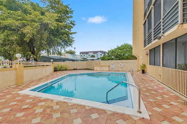 6831 W 14th Ct 403, Hialeah, FL 33014