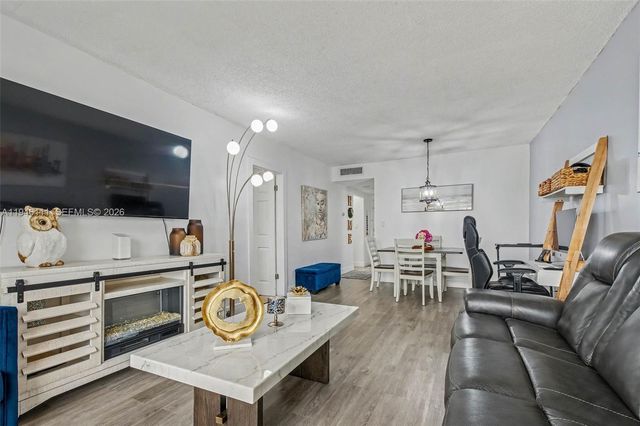 6831 W 14th Ct 403, Hialeah, FL 33014