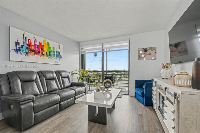 6831 W 14th Ct 403, Hialeah, FL 33014